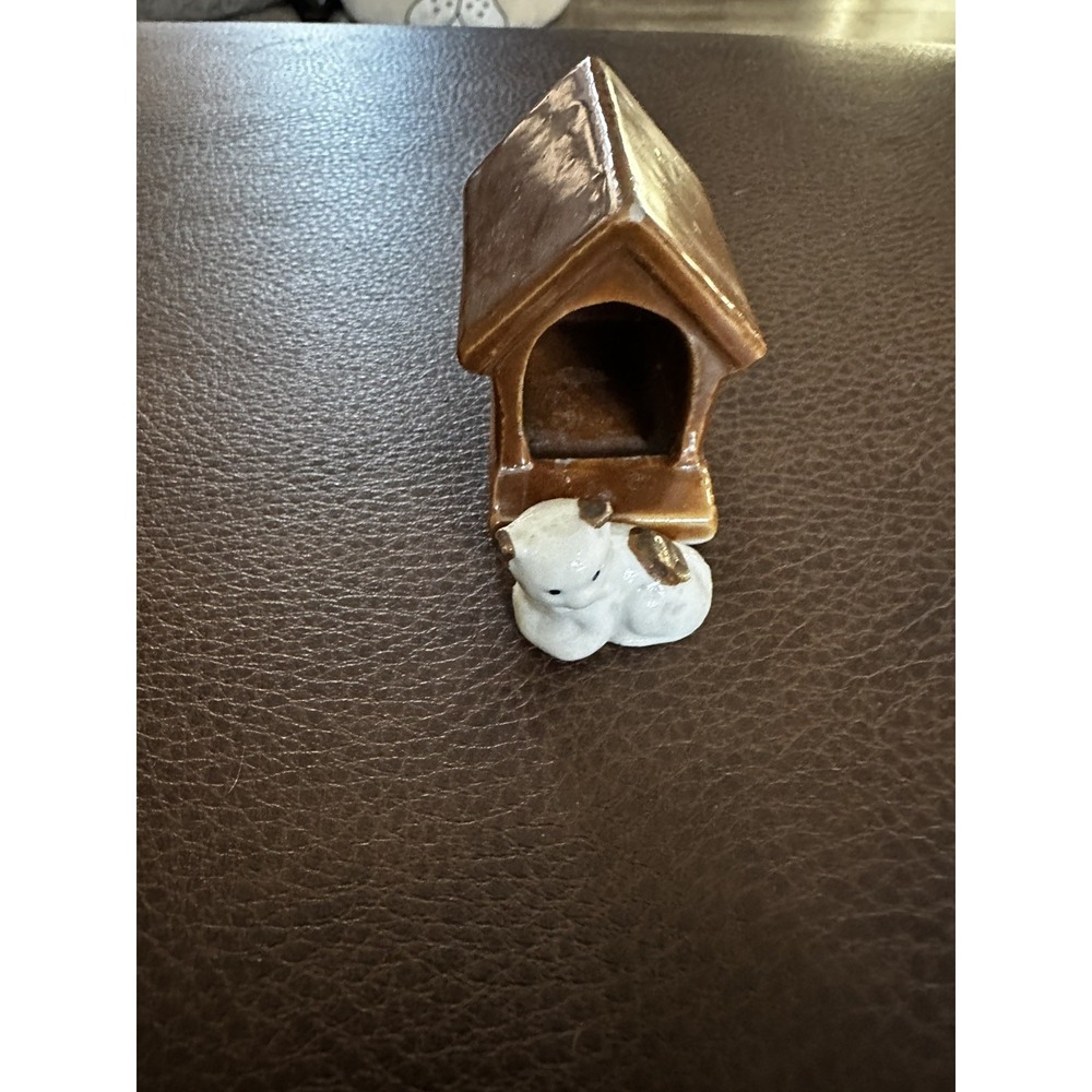 Vintage 1950s Porcelain Small Dog House Figurine 1 3/4" Tall w tiny Cat Japan - Picture 2 of 6